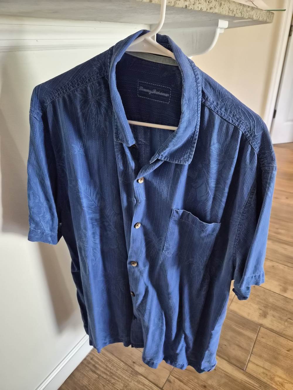 Tommy Bahama Men's Blue Short-Sleeve Button-Up Shirt